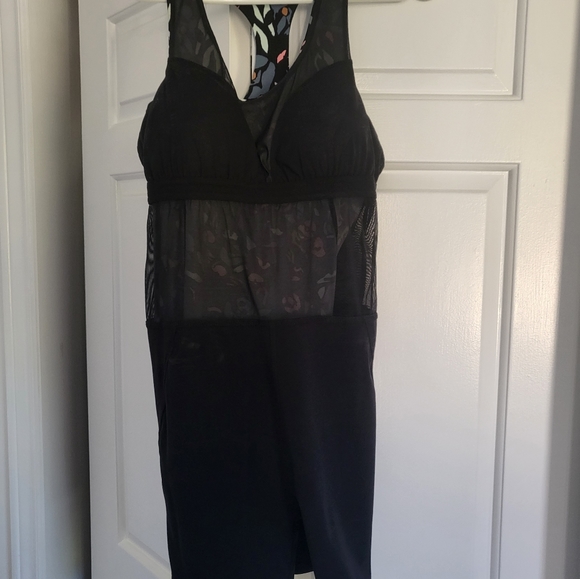 Small Halara workout dress.  Black and multi colored dress. - Picture 6 of 6